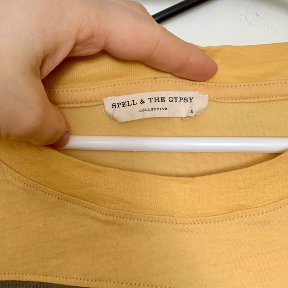 🎊SWAPPED🎊 💛Spell White Sands sample tee💛 - Picture 3 of 5